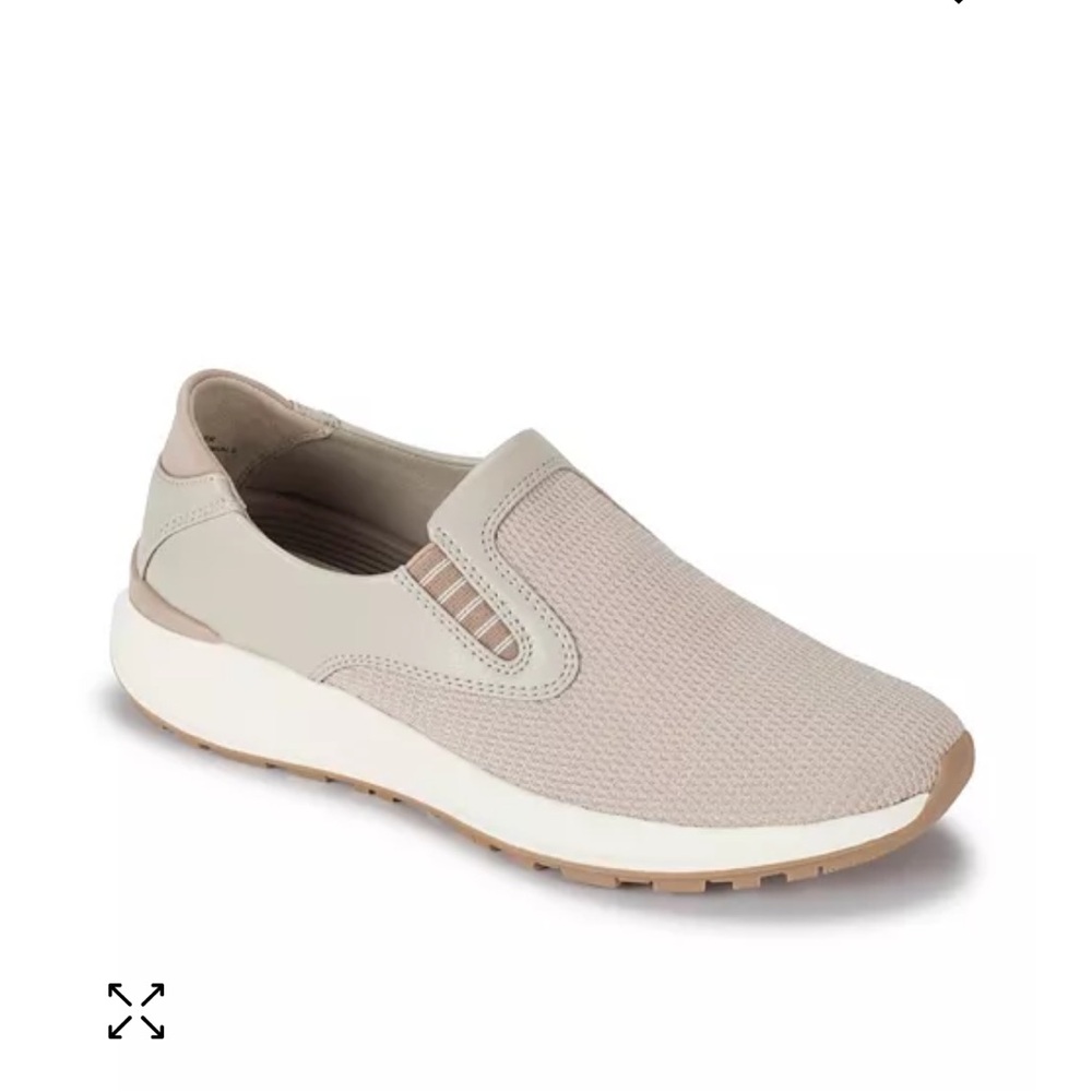 Baretraps size 11 Taupe NEW w/o tag